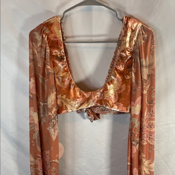 Elegant Floral Smocked Blouse with Tie-Front - Picture 8 of 11